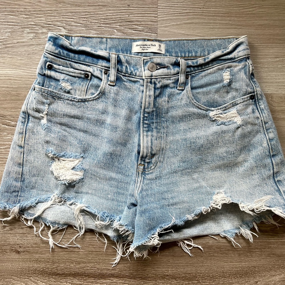 Abercrombie & Fitch Curve Love High Rise Mom Short, size 28/6
